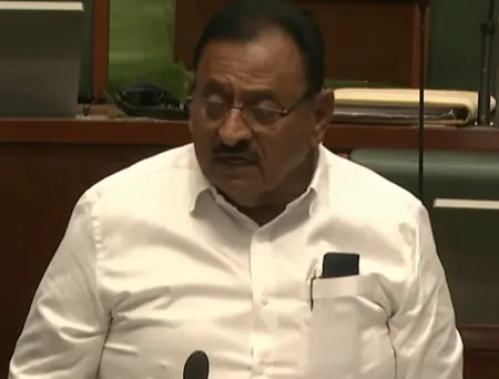 महाराष्ट्र: अवैध साहूकारों पर अब और सख्त होगी कार्रवाई, सरकार ने पेश किया सज़ा बढ़ाने वाला विधेयक