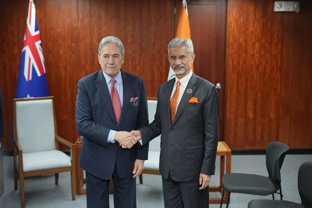 मनीला में आसियान बैठक: जयशंकर ने न्यूजीलैंड और अन्य देशों के विदेश मंत्रियों से की मुलाकात, हिंद-प्रशांत पर हुई चर्चा