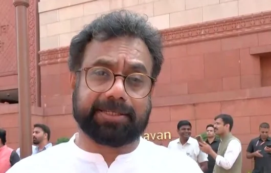 राज्यसभा सांसद को 'लुंगी वाला' कहने पर हंगामा, सुष्मिता देव के खिलाफ विशेषाधिकार हनन का नोटिस