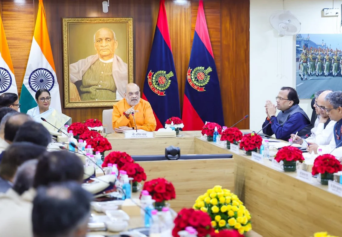 दिल्ली में 'इंडिया' गठबंधन के प्रदर्शन से पहले गृह मंत्रालय सख्त, अमित शाह ने दिए कड़े निर्देश