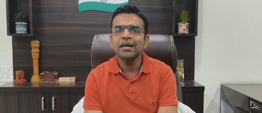 गुजरात: गिरनार की सीढ़ियों पर दिखे तीन शेर, वन विभाग ने तीर्थयात्रियों के लिए जारी की एडवाइजरी