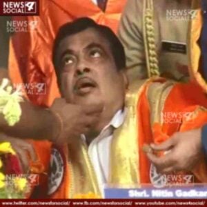 maharashtra cabinet minister nitin gadkari faint on stage 1