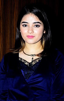 220px Zaira Wasim snapped on sets of Rajeev Masand’s show 04 cropped