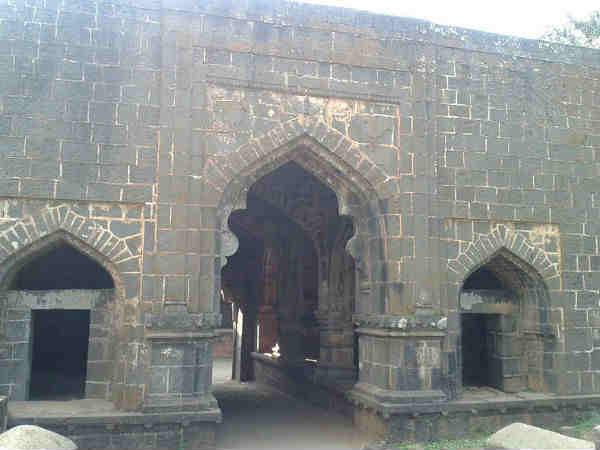 28 1490679910 panhalafort2