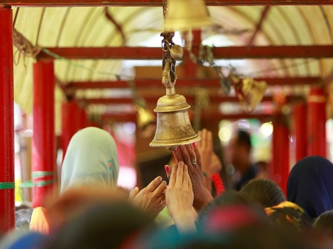 31972 2 after come to know these things you will never forget to ring the bell in temple