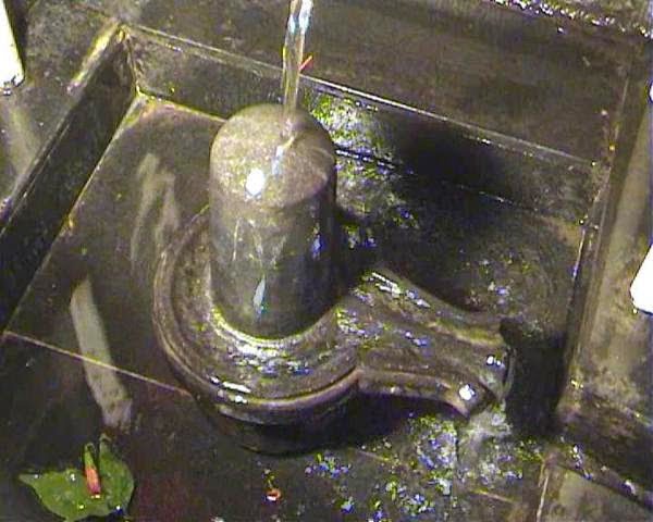 ऐसा कौन-सा मंदिर है जहां गंगा मैया स्वयं शिवलिंग पर जलाभिषेक करती हैं?