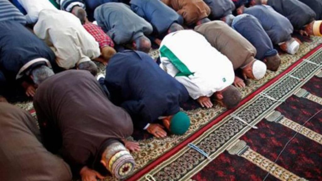 namaz 1529554261 749x421